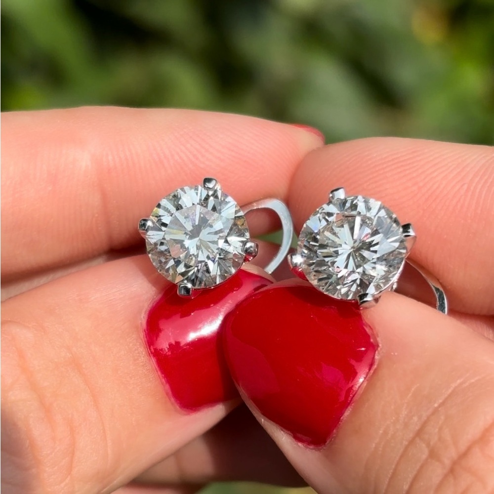 18k 6.5cttw Natural Diamond Studs